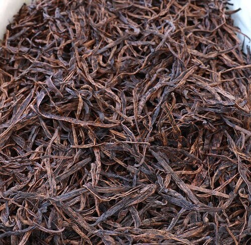 1-2 Taste Vanille BV – Premium vanilla cuts shown as dried dark brown sliced vanilla pods for extraction and infusion