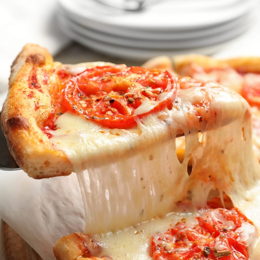 Edlong Natural Mozzarella Flavour – Creamy, cheesy taste for analog cheese, snacks, sauces, and dressings. Water-soluble.