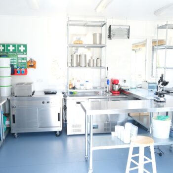 Ons NP Lab en Commercial Kitchen9 schaal 1
